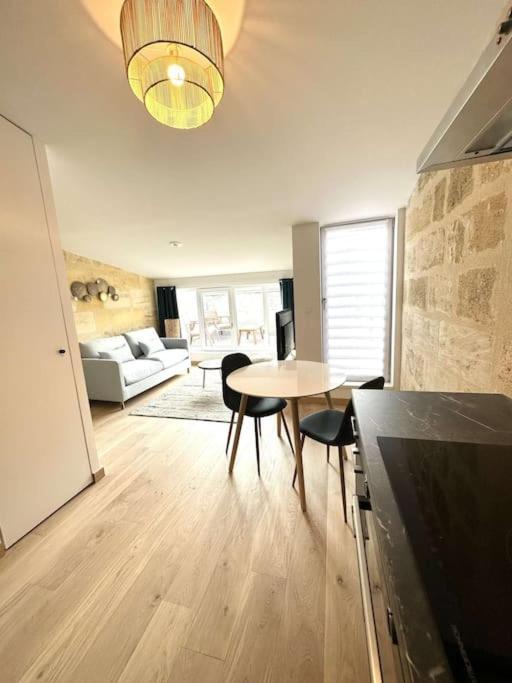 شقة 5- Hypercentre - 4Pers - Clim - Terrasse - Netflix ليبورن المظهر الخارجي الصورة